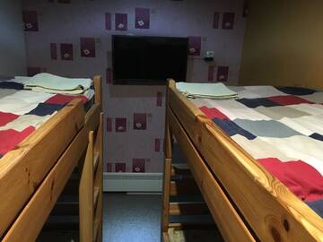 Фото номера Четырехместный двухуровневый номер — номер 1 Хостелы Tolli Hostel &amp; Holiday House г. Валга 4