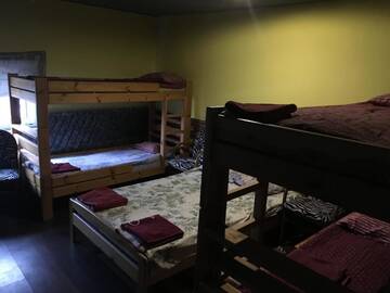 Фото номера Семейный номер с душем — номер 2 Хостелы Tolli Hostel &amp; Holiday House г. Валга 5