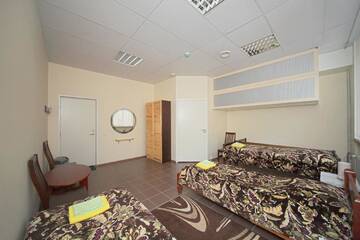 Фото номера Трехместный номер с видом на город Хостелы Yasmina Hostel г. Валга 8